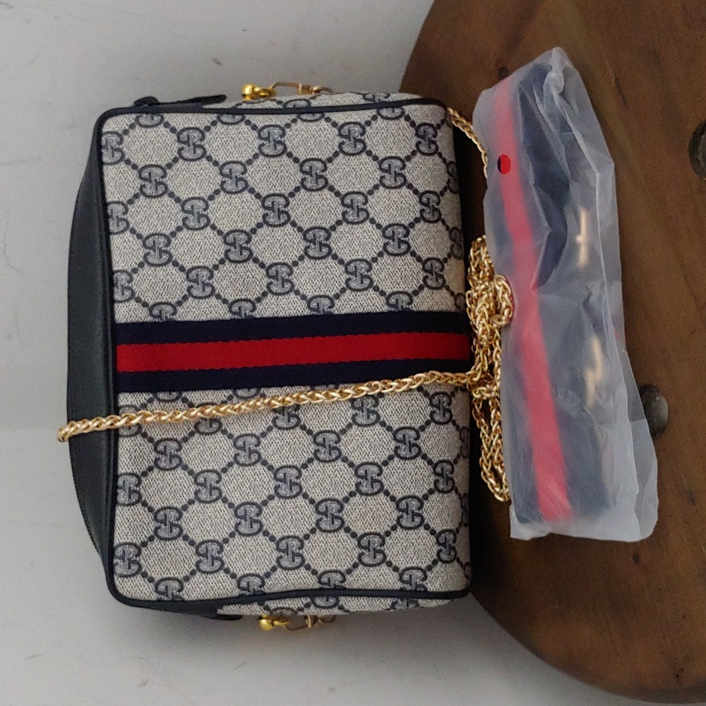 Authentic Vintage Gucci GG Monogram Supreme Web Clutch Fanny Bum Belt Crossbody - Picture 2 of 12